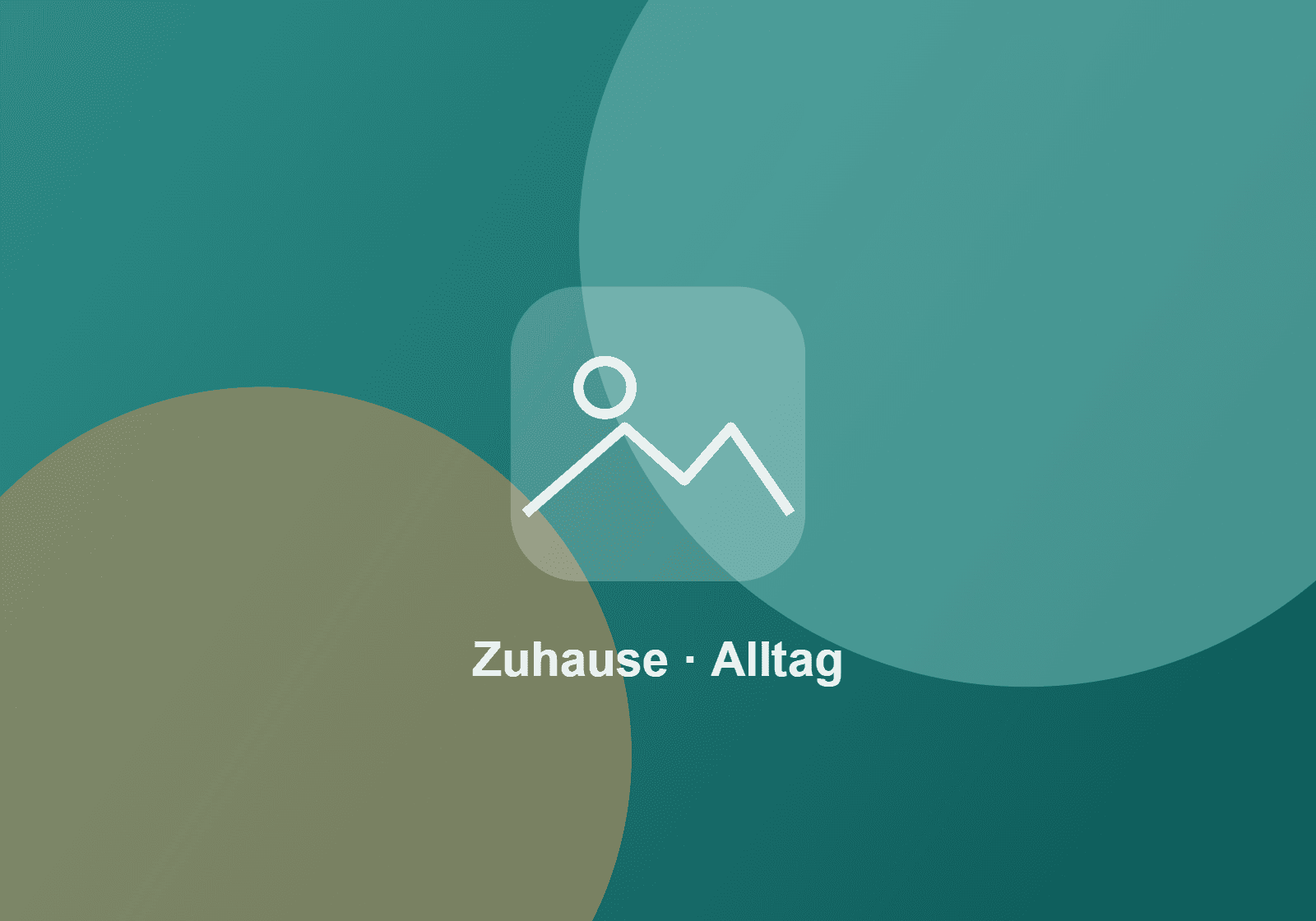 Alltagshilfe von AHAD Care unterstützt eine Seniorin zu Hause